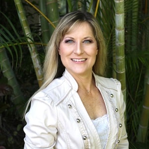 Lisa Nikolich